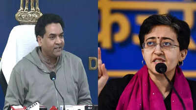 AAP, BJP's Kapil Mishra exchange jibes over alleged insult of 'Sikh Guru'