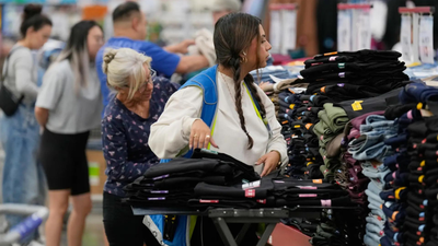  Consumer prices steady in December but essentials like food, housing still rising; Donald Trump hails low numbers