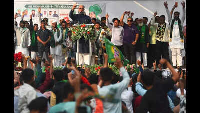 Owaisi makes final appeal to Sambhajinagar voters