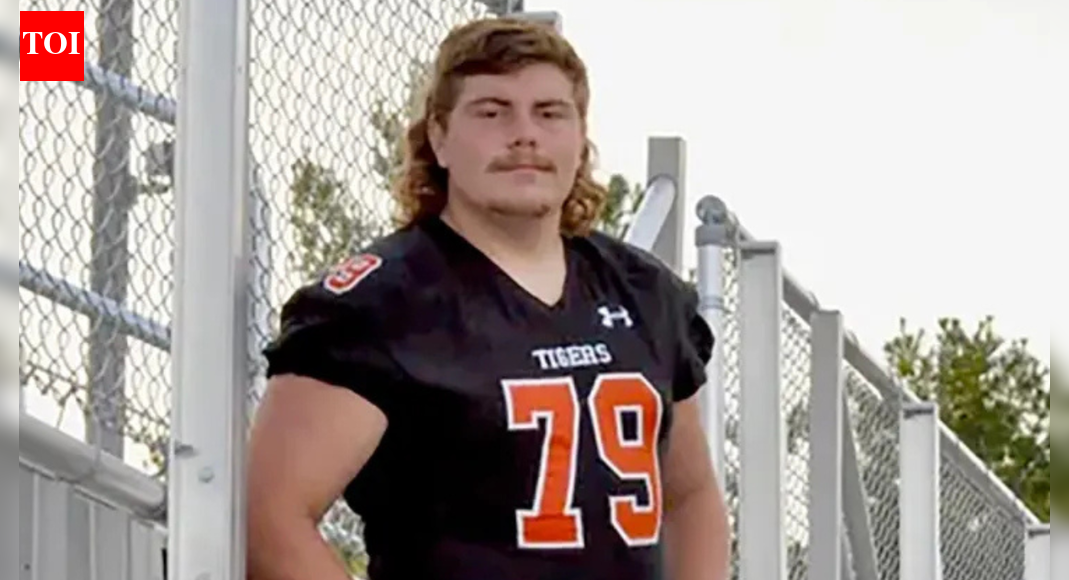 College football player Ethan Walker dies suddenly at 20 during Florida vacation with girlfriend, family shares what happened