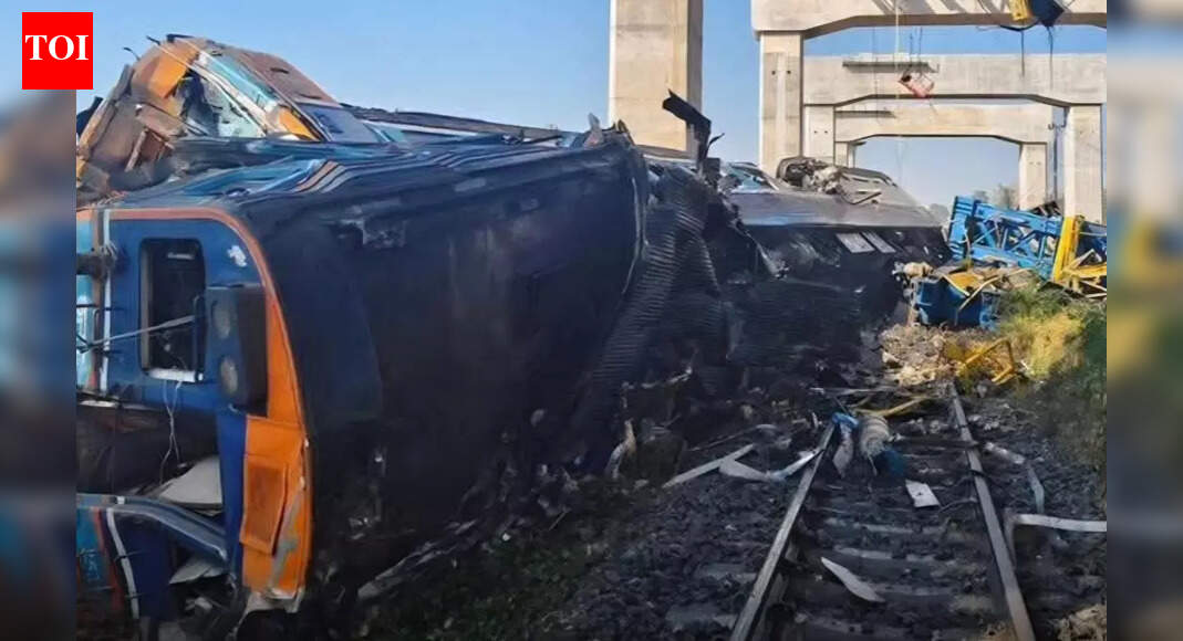 Thailand crane collapse: Passenger train from Bangkok derails, leaving 22 dead