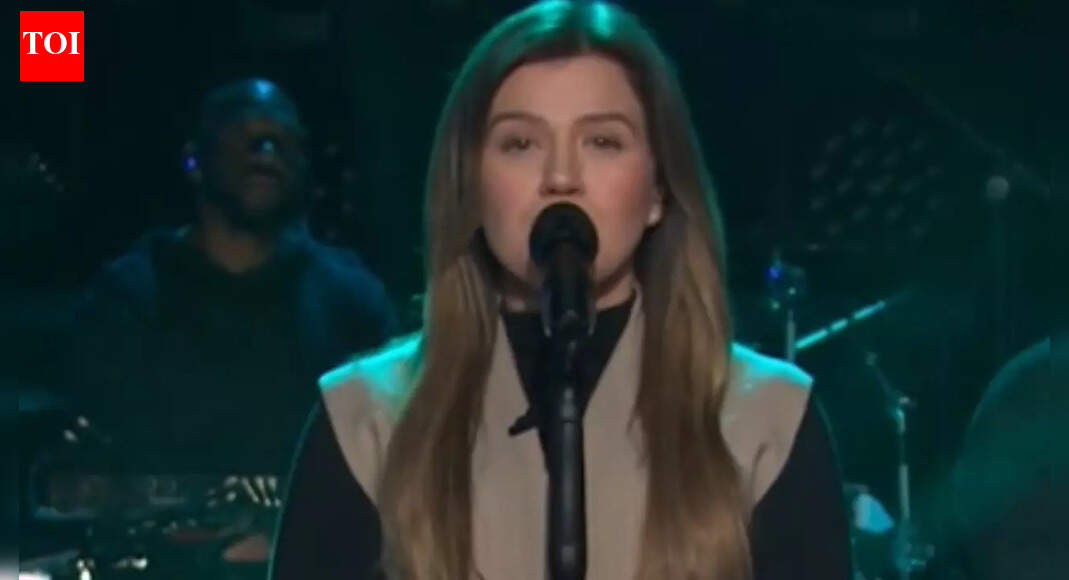 Kelly Clarkson covers 'KPop Demon Hunters' track 'What It Sounds Like'; fans get emotional - WATCH