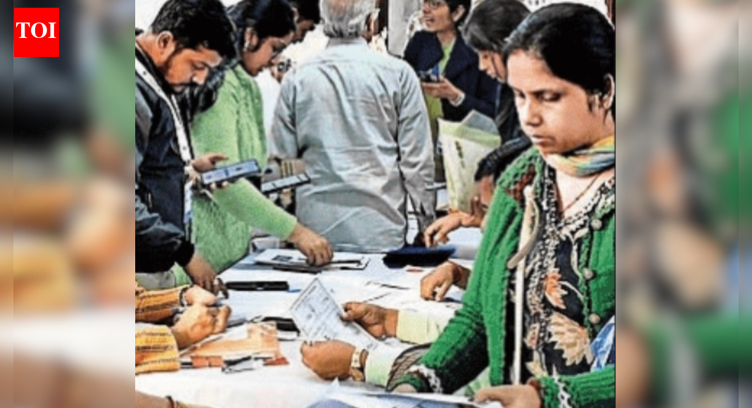 Bengal: Only 6.6% of 1.4cr SIR hearings over; EC has 25 days to go for deadline