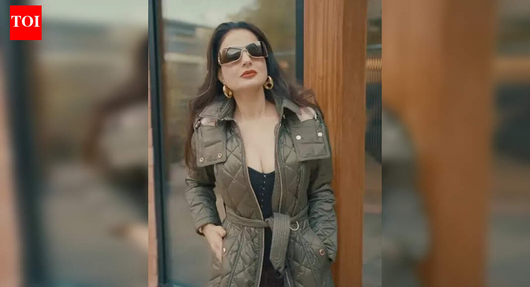 Ameesha Patel alerts fans about imposter using fake phone number scam