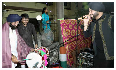 Juggy Sandhu adds festive energy to Mumbai’s Lohri celebration at Gurudwara, 4 Bungalows