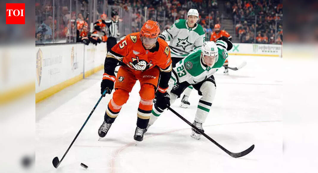 Lukas Dostal shines as Anaheim Ducks break 9-game losing streak with 24 saves against Dallas Stars