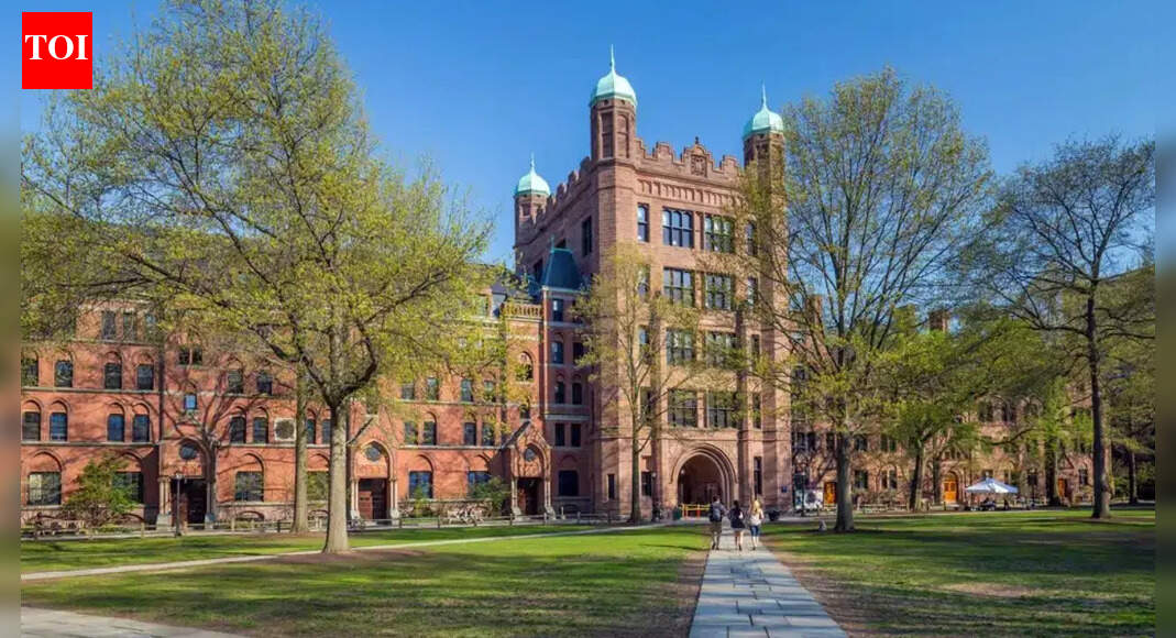 As universities face political scrutiny, Yale professors’ donations skew heavily Democratic