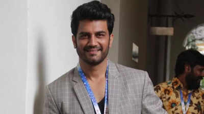 Sharad Kelkar reveals how his commanding voice limits ‘common man’ roles, ‘People think my voice is my biggest asset, I don’t think so’ | Hindi Movie News – The Times of India