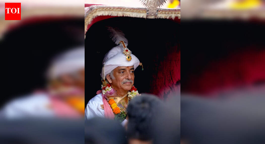 Puri king opposes untimely rath yatra by Rishikesh ashram