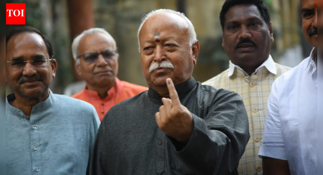 RSS chief Mohan Bhagwat casts vote in NMC polls, urges voters to choose ‘available best’