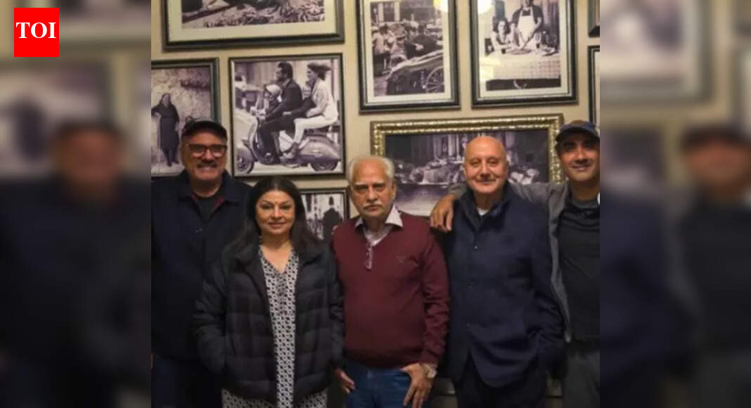 Anupam Kher, Boman Irani and Ranvir Shorey share special evening with cinema icon Ramesh Sippy