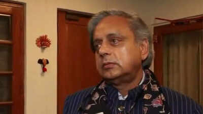  Tharoor amid Trump's tariff war