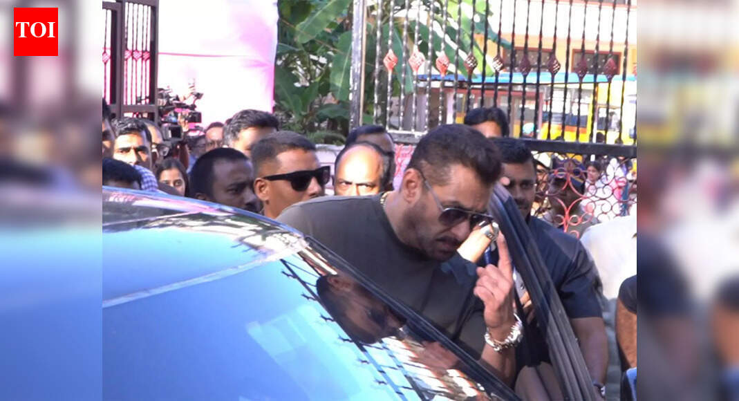 BMC Elections 2026: Salman Khan turns up to cast his vote
