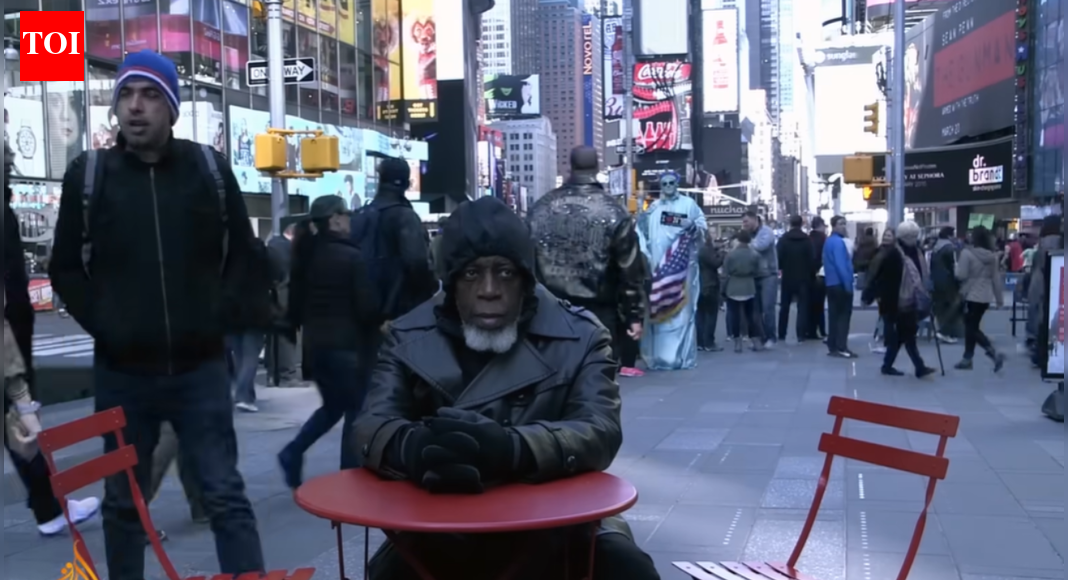 After 44 years in prison, man reacts to seeing iPhones and digital billboards for the first time