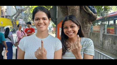 Bandra & Santacruz voters trickle in, blame lack of info on change in booths