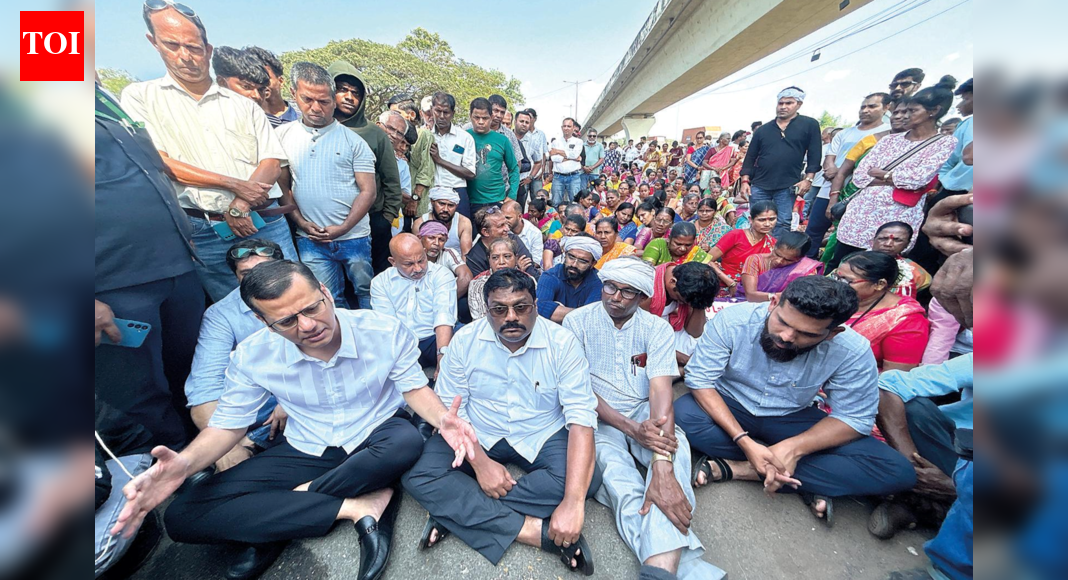 Opposition MLAs stage sit-in protest in assembly over Unity Mall project