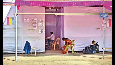 Discounts fall flat on voting day as outlets witness a usual Thursday