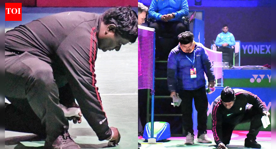 'Dump' yard? Bird poop halts play in India Open; TV cameras ignore  break