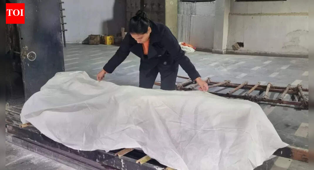 'My brother's death changed everything': The story of 30-year old Pooja Sharma who has cremated 4000 unclaimed dead bodies