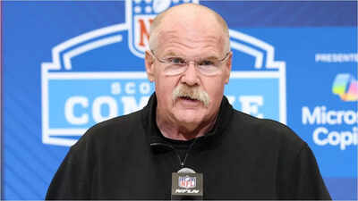 Andy Reid begins offensive reset as Chiefs miss playoffs for first time since 2014, makes big coaching changes