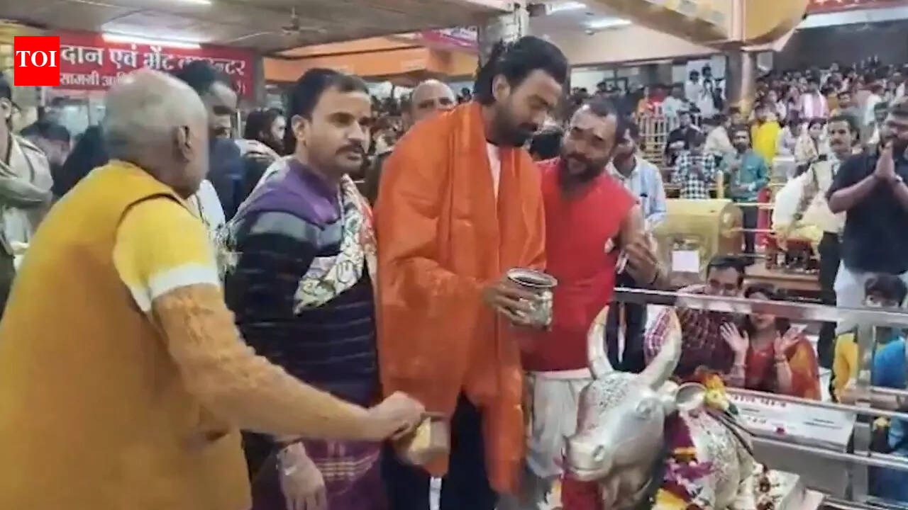 After India head coach Gautam Gambhir, KL Rahul visits Mahakaleshwar Temple to seek Lord Shiva’s blessings - Watch