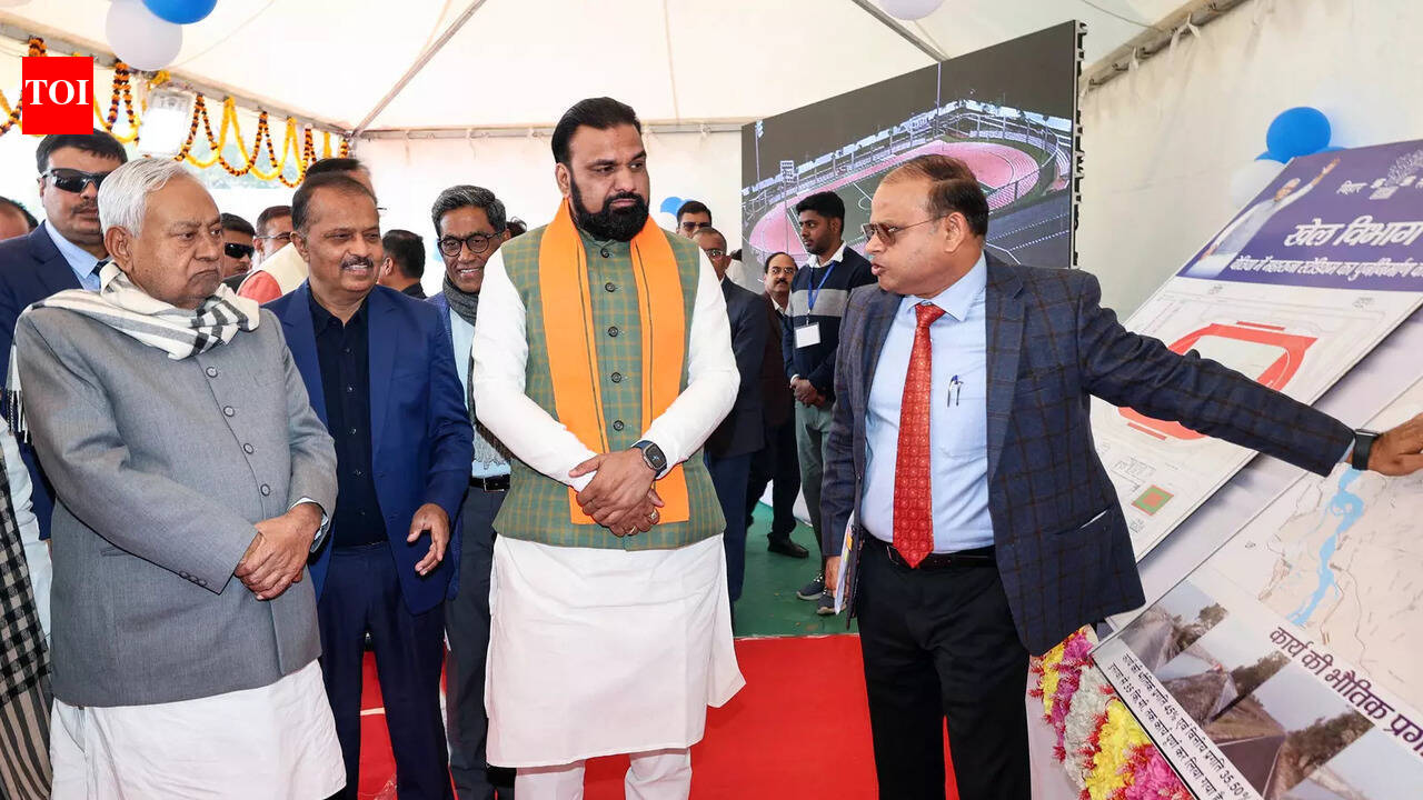 CM visits startup hub, assures entrepreneurs of govt support
