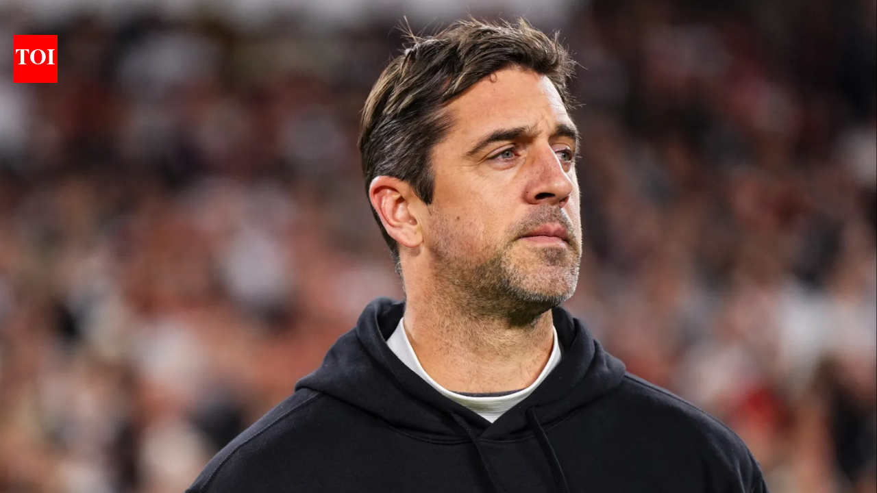 Mystery around Aaron Rodgers’ secret marriage deepens as new theories spark panic among fans while he remains distant