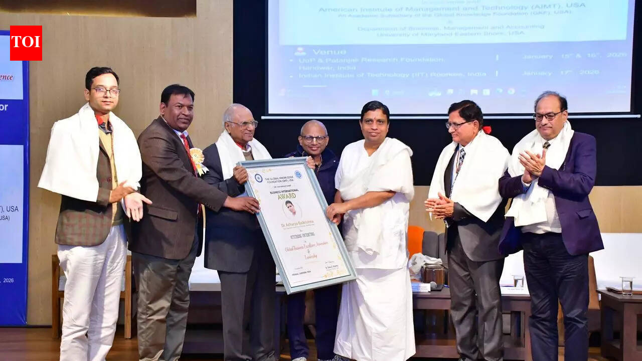 Patanjali University Hosts International Conference on Smart Technologies in Healthcare & Management with IIT Roorkee