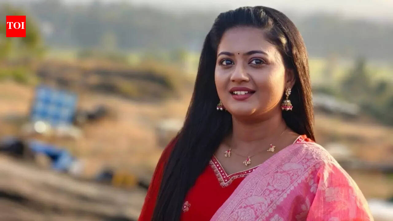 Gomathi Priya is back to Malayalam TV; New show 'Ee Puzhayum Kadannu' coming soon