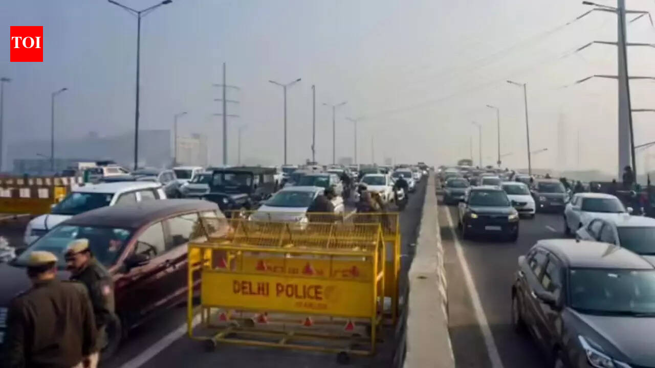 Traffic alert: Delhi Police issue traffic advisory for Republic Day parade rehearsals; check key diversion routes