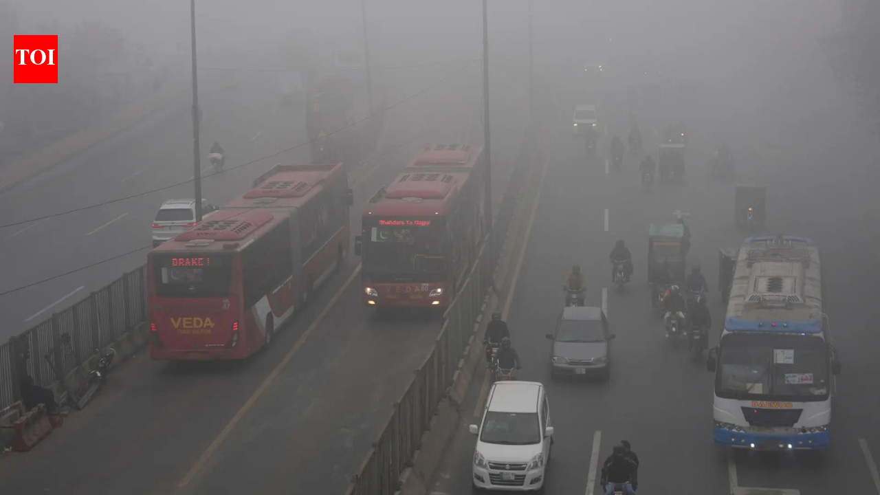 Pakistan: 23 killed in separate road accidents amid dense fog; 6 children among dead