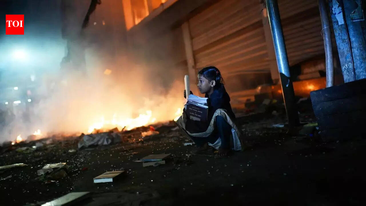 B'desh: Journalists demand protection after attacks on national dailies; slam Yunus govt