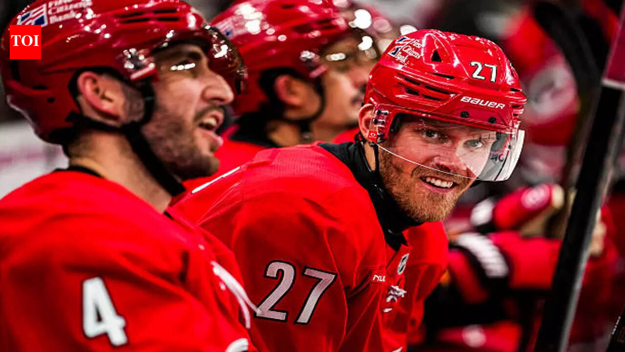 Hurricanes dominate Panthers in 9-1 win as Nikolaj Ehlers records first hat trick with Carolina