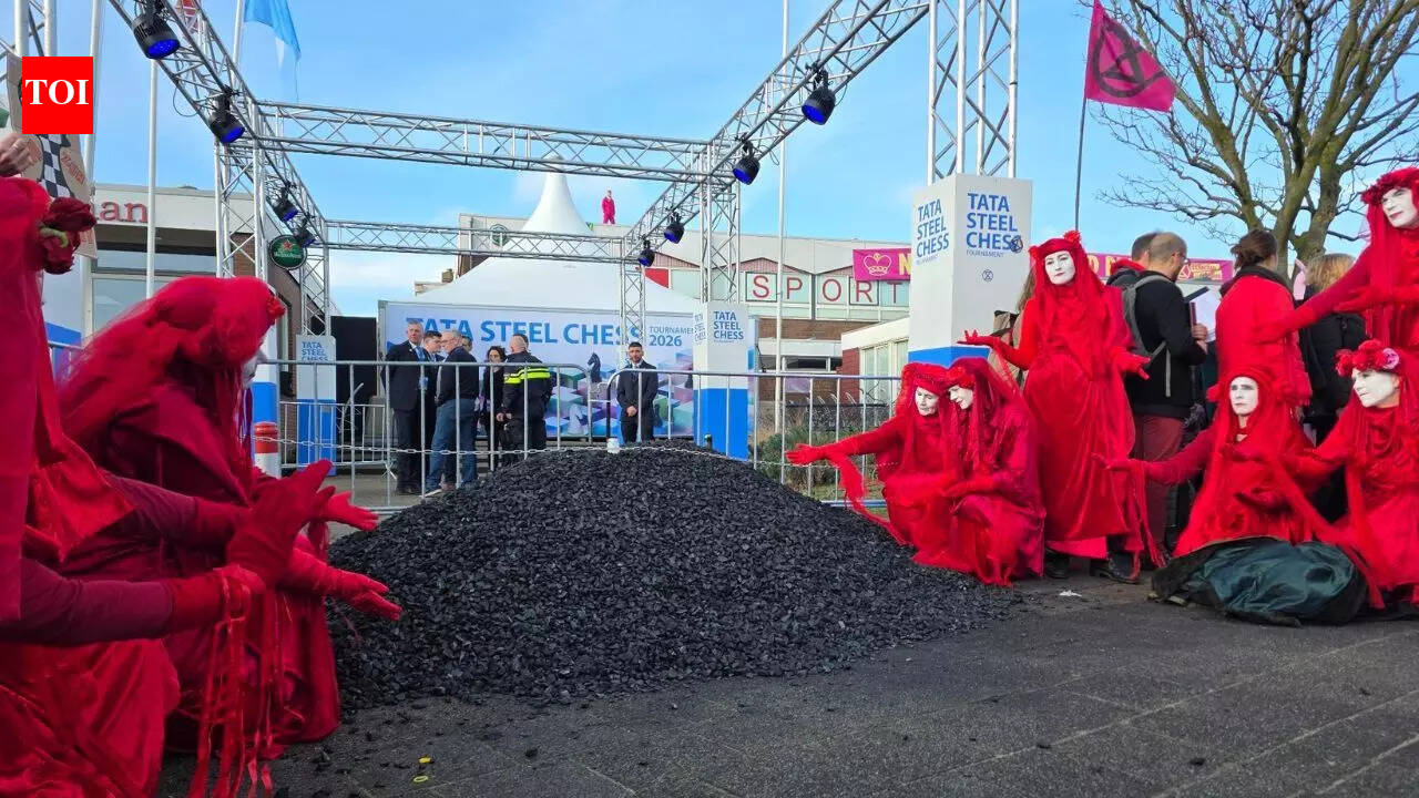 ‘No chess on a dead planet’: Protest disrupts Wijk aan Zee tourney - watch