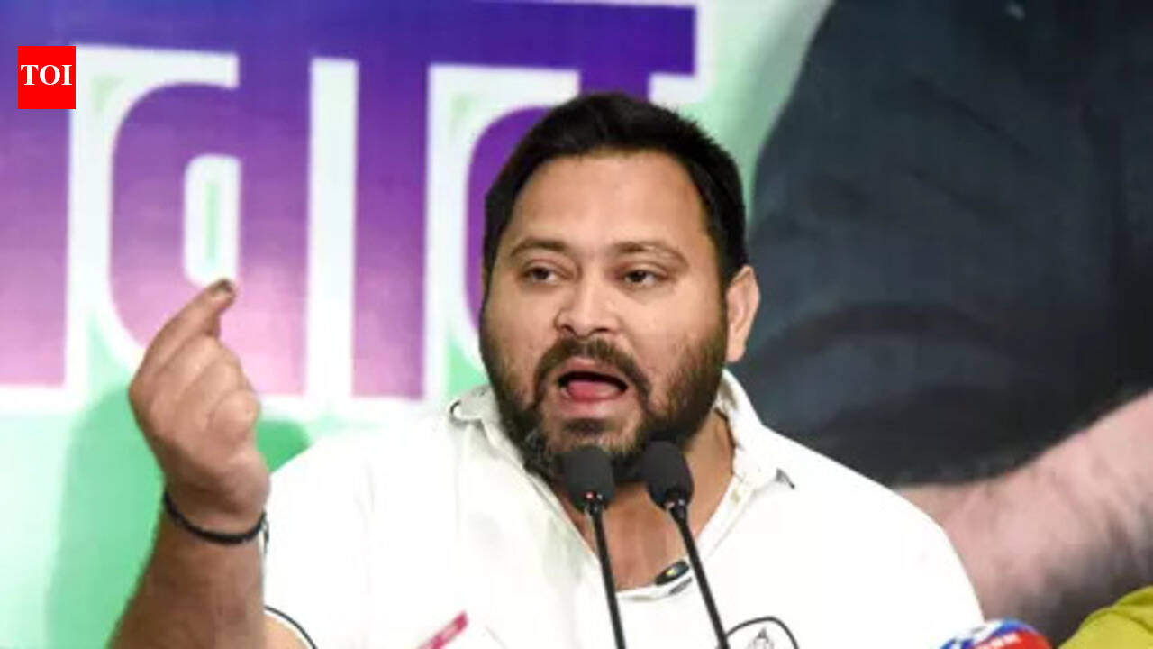 Tejashwi reviews poll loss, asks cadres to brace for challenges