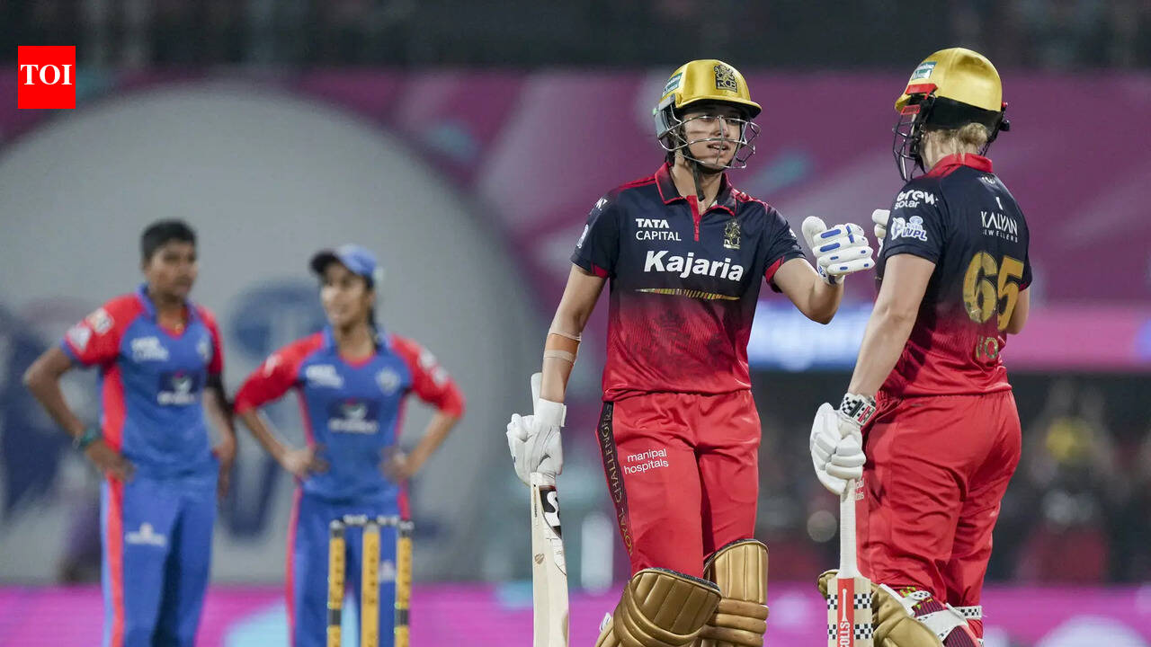 WPL: Mandhana masterclass! RCB crush DC to extend winning streak