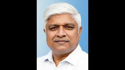 Congress accuses BJP and AAP of cheating people