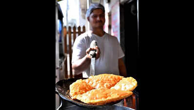 Looking for Lukhmi: A Royal Snack From Hyderabad Now Finds Few Patrons