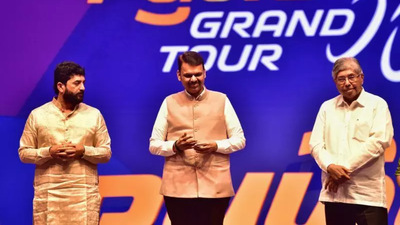  CM Devendra Fadnavis tells BJP corporators in PMC to follow transparent practices