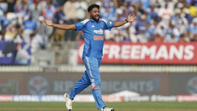 Mohammed Siraj ducks Arshdeep Singh 'bouncer', says happy with Harshit Rana as partner