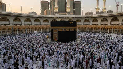 Umrah packages touch Dh8,000 as Ramadan 2026 travel demand rises in UAE