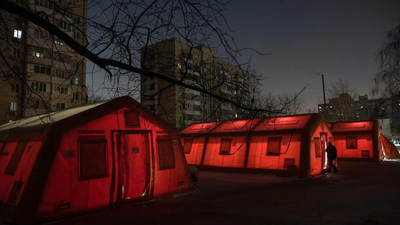  Over 200,000 without electricity in Russian-held region; Zelenskyy thanks repair crews