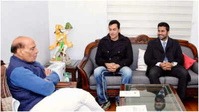 Sudhanshu Pandey admires Rajnath Singh's farsightedness as he meets the Defense Minister