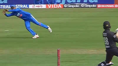 IND vs NZ: Ravindra Jadeja turns flying eagle to dismiss Will Young during 3rd ODI - Watch