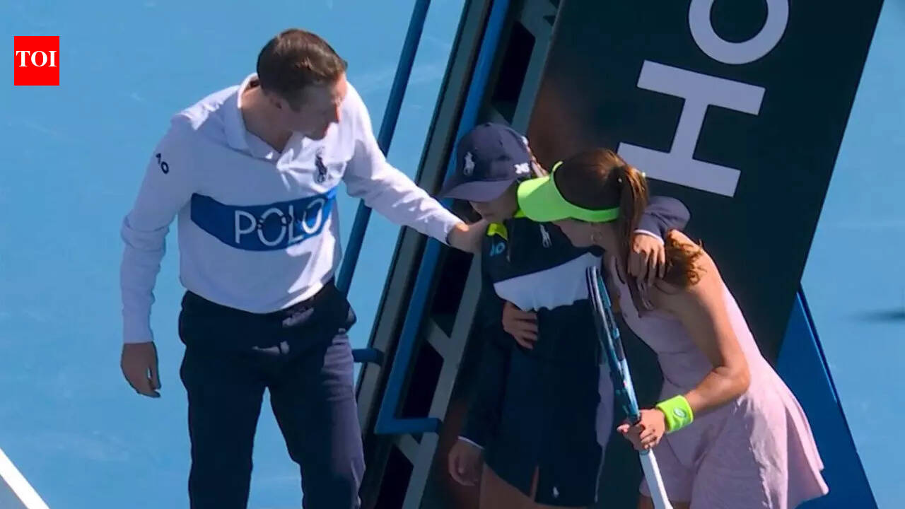 Ball girl collapses; match stopped at Australian Open — Watch