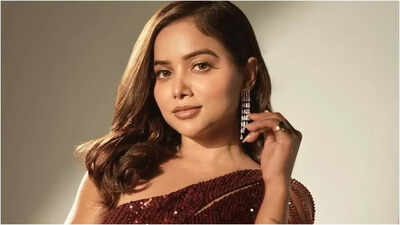 Manisha Rani launches her book ‘Munger Ki Rani’, says, 'I worked as a waitress, a background dancer to earn money and accomplish my dreams'