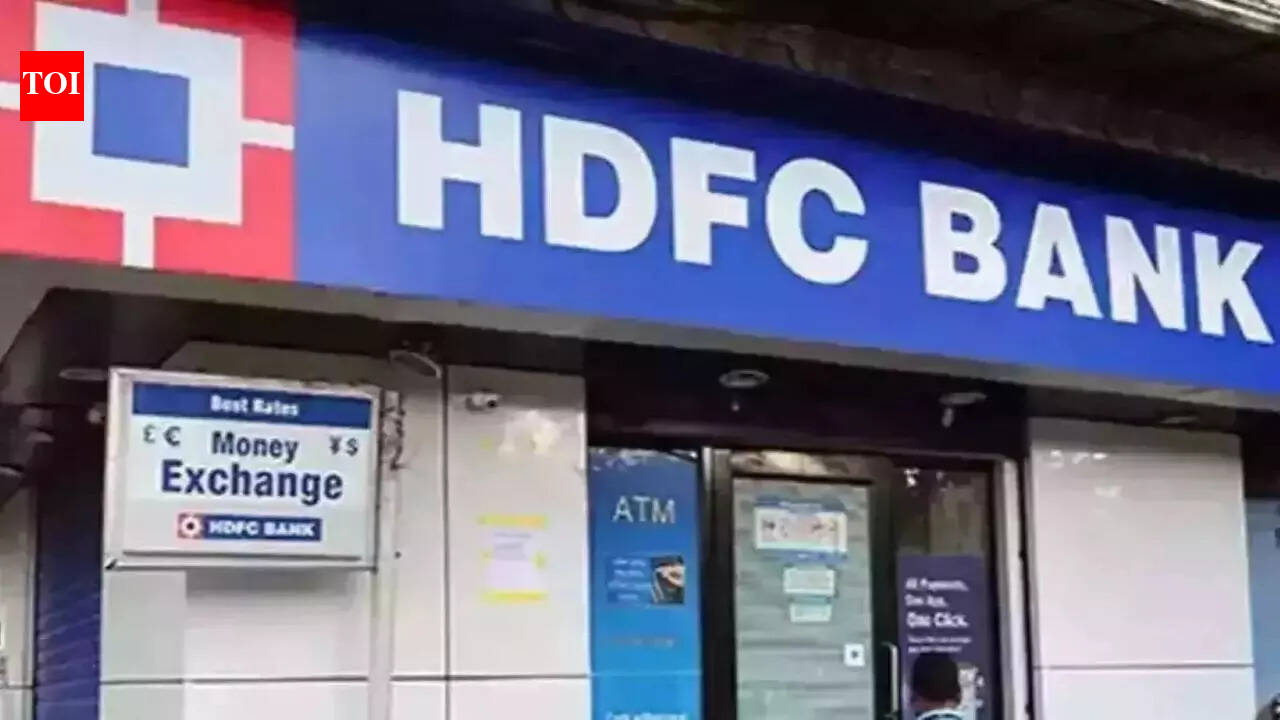 HDFC sets wide deposit targets, flags uncertainty