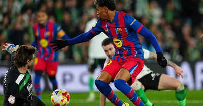 Barcelona's 11-game winning streak ends with 2-1 loss at Real Sociedad in Spanish league