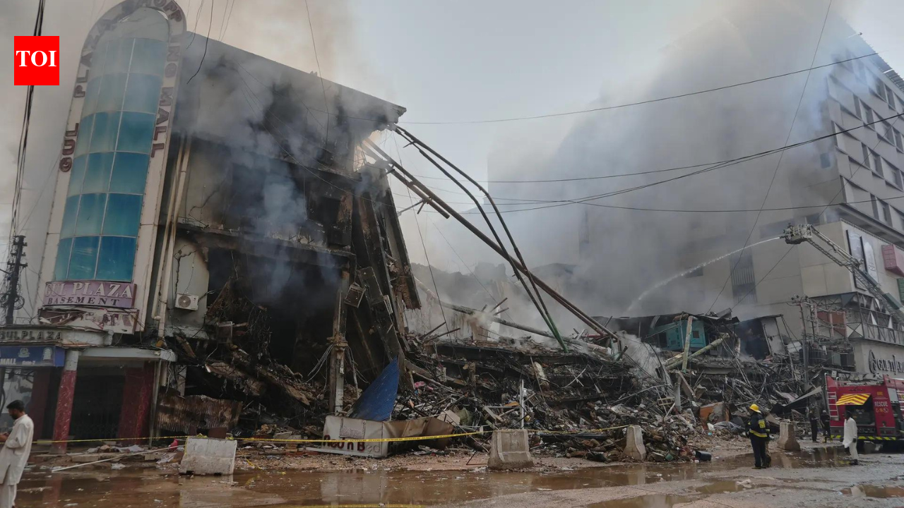 Massive blaze at Karachi mall: Death toll rises to 14