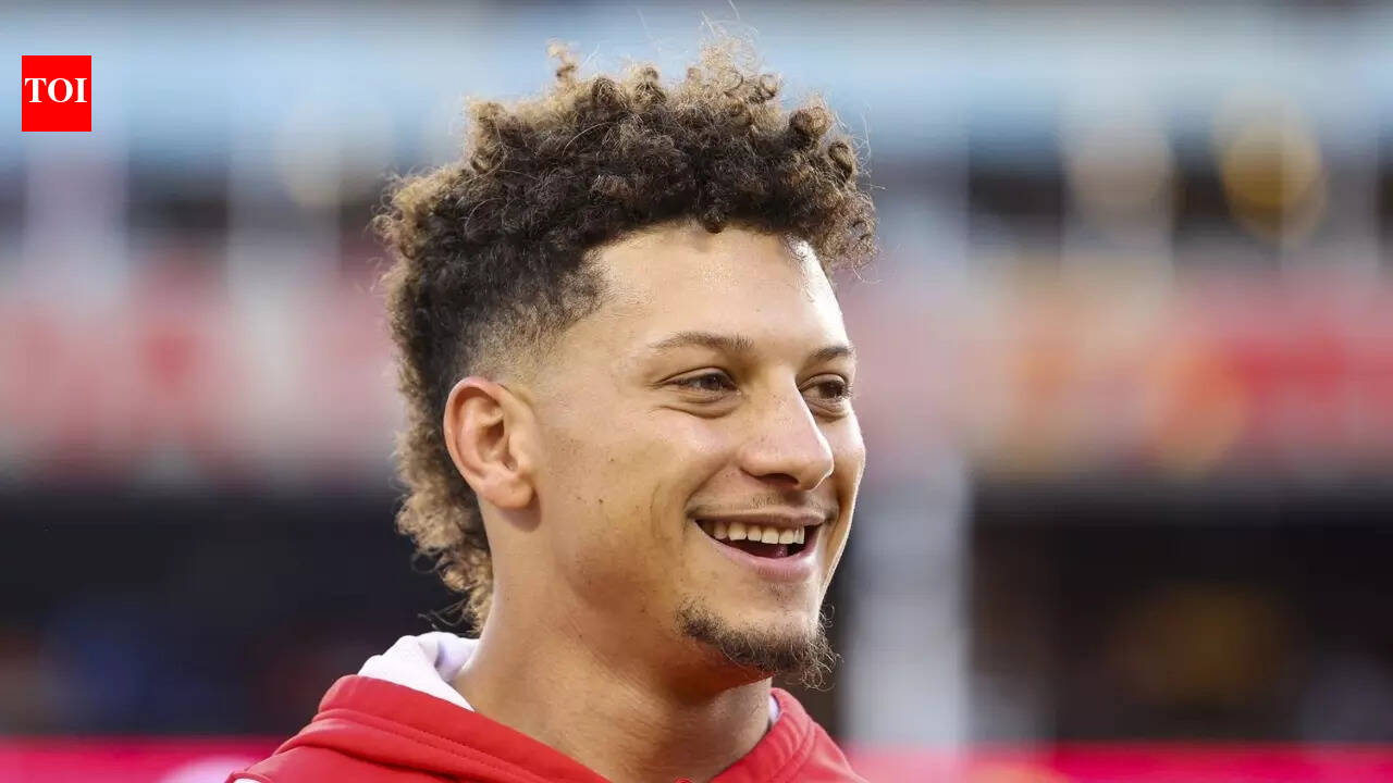 Patrick Mahomes clocks Caleb Williams’ chaos throw, then Chicago’s night turns brutal
